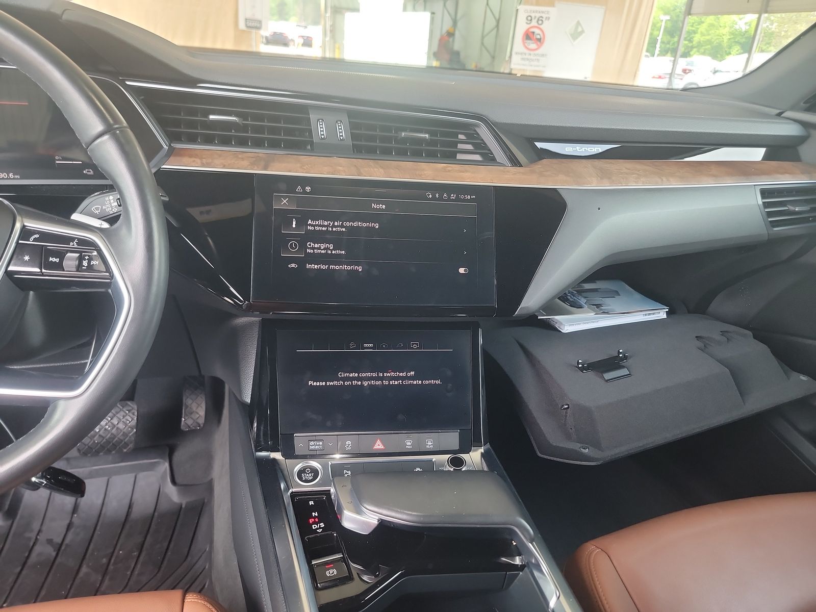 2022 Audi e-tron Premium AWD