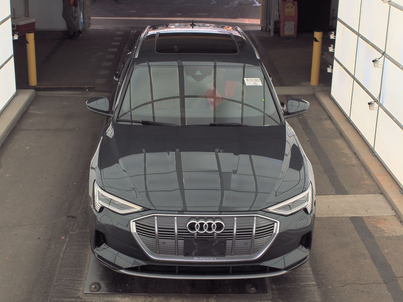 2022 Audi e-tron Premium AWD