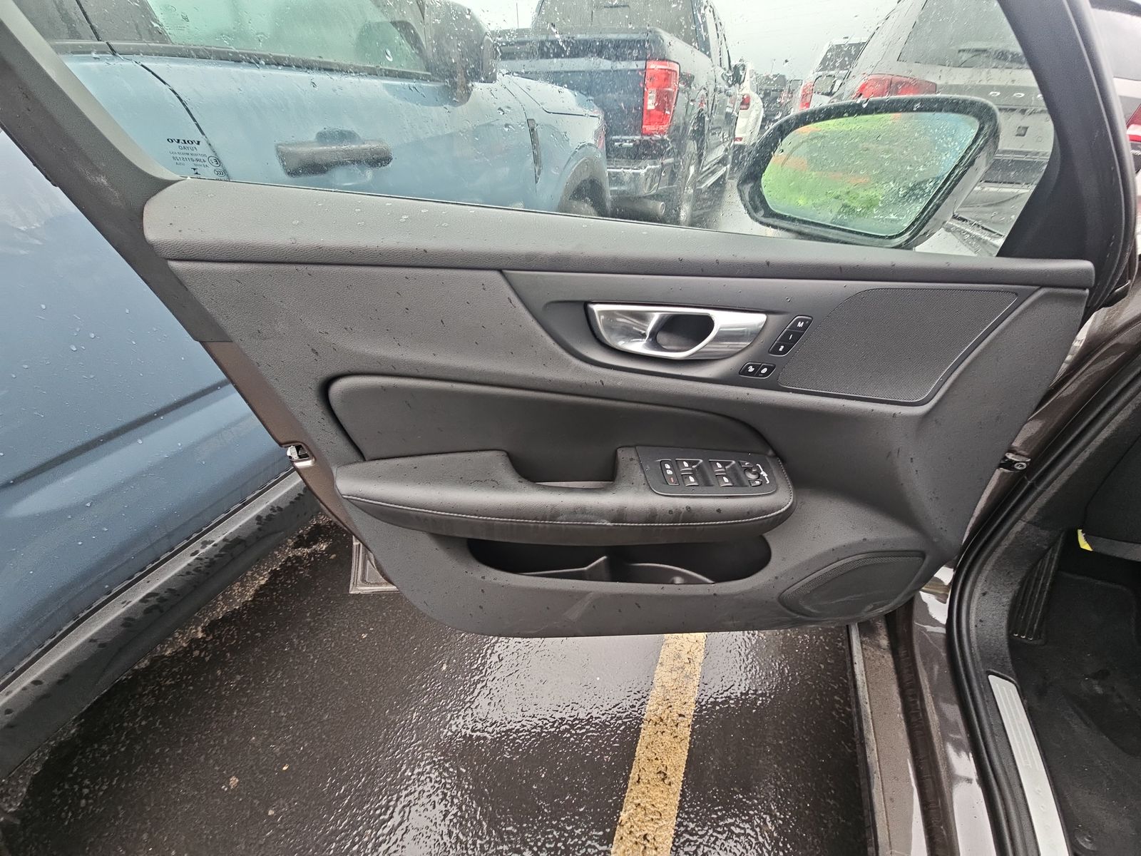 2024 Volvo S60 B5 Plus AWD
