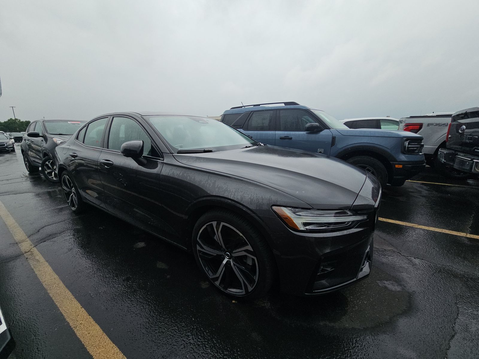 2024 Volvo S60 B5 Plus AWD