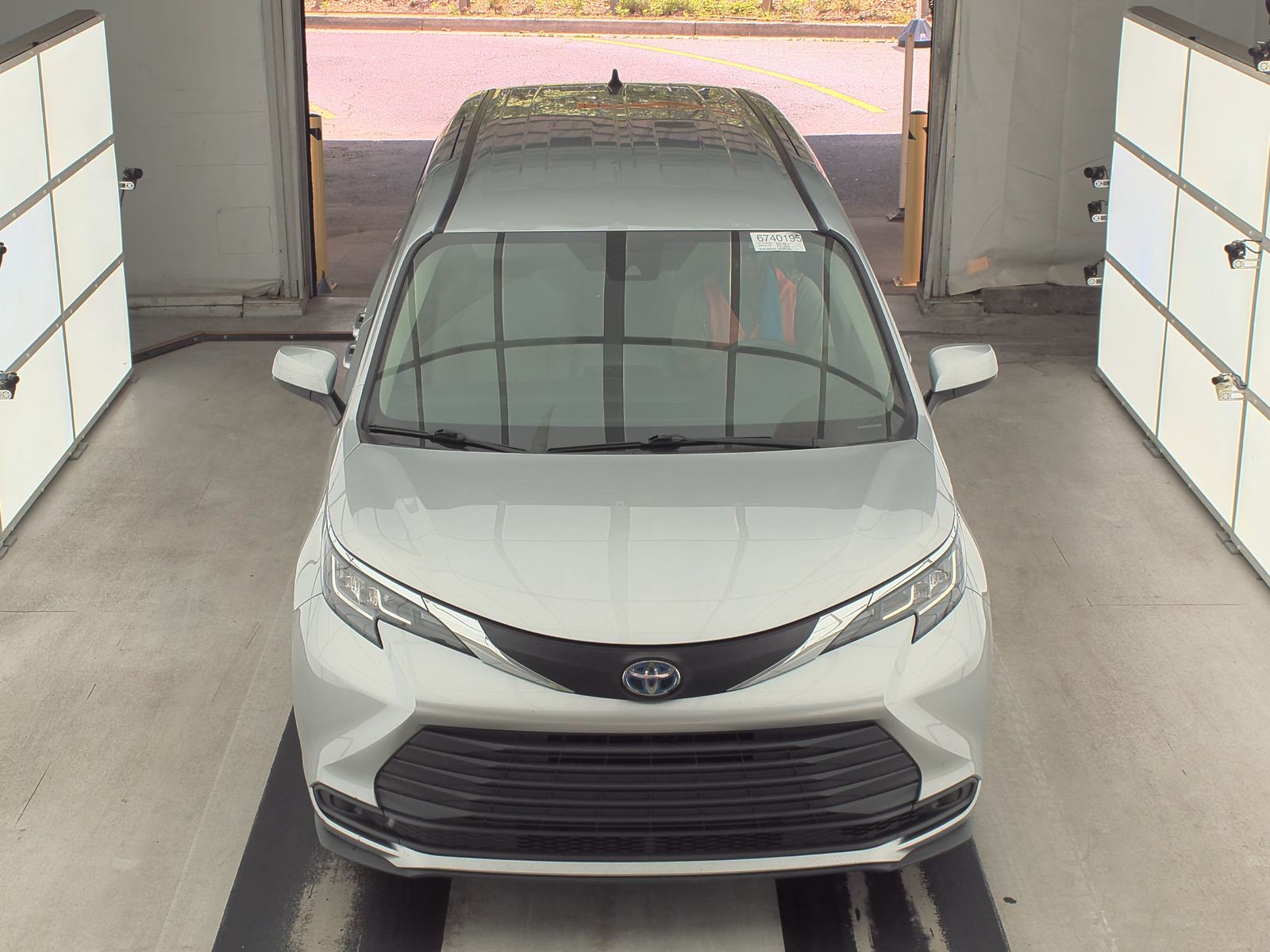 2021 Toyota Sienna LE FWD
