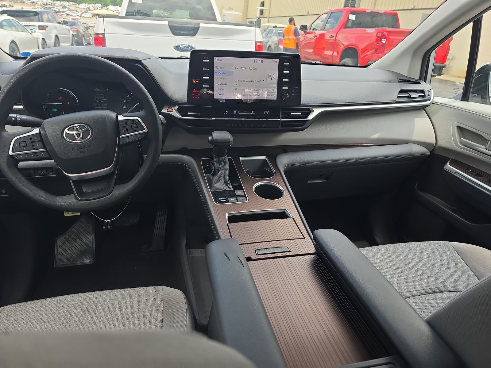 2021 Toyota Sienna LE FWD