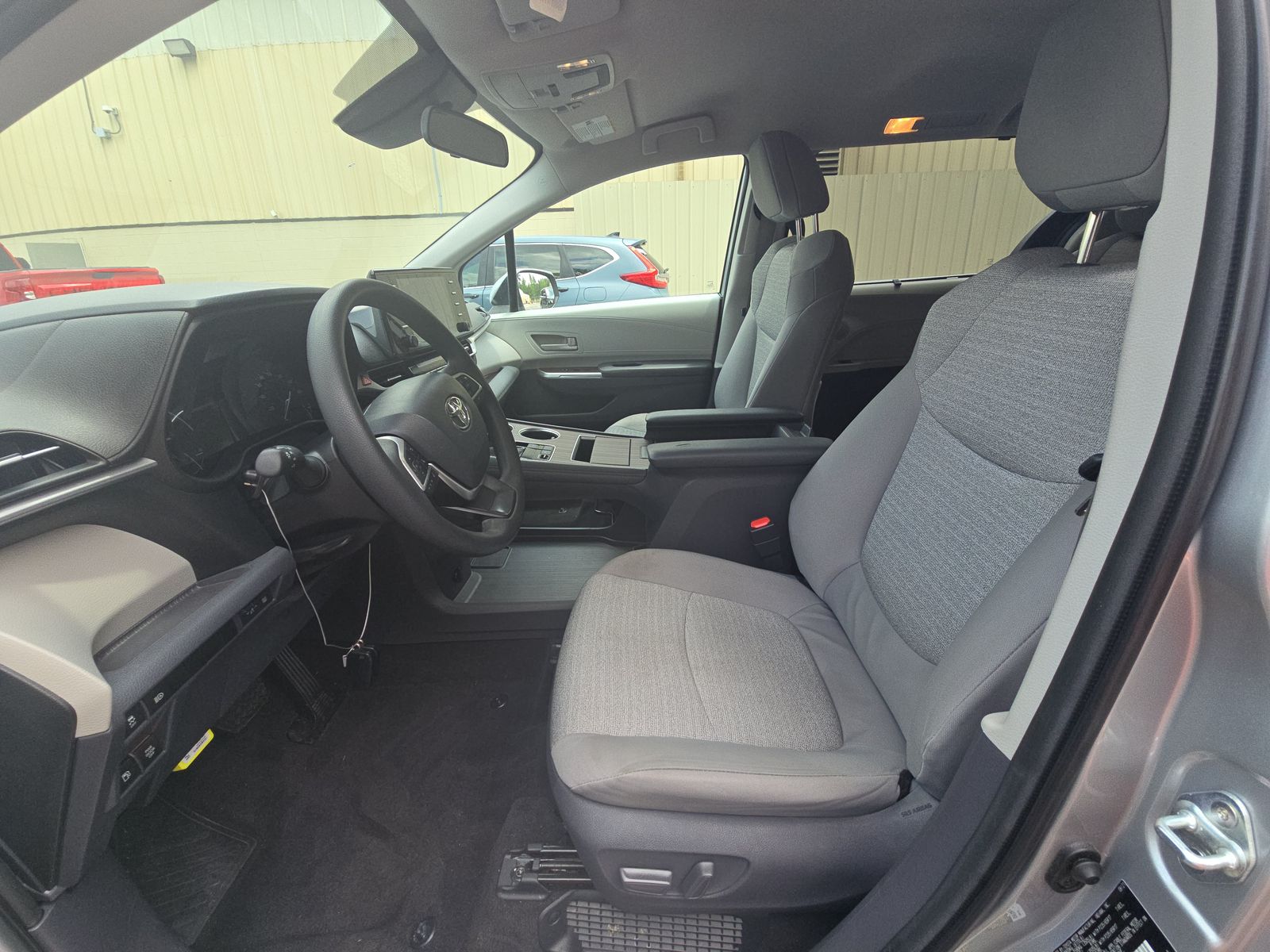 2021 Toyota Sienna LE FWD