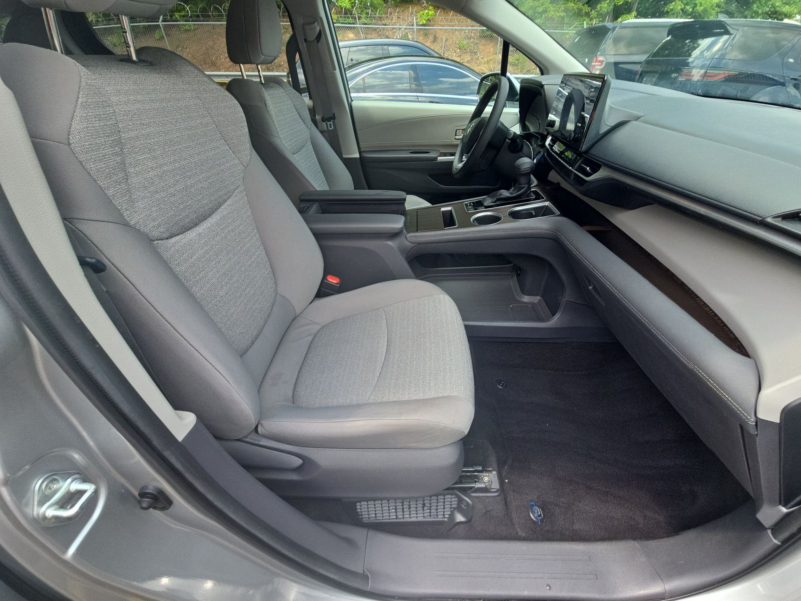 2021 Toyota Sienna LE FWD