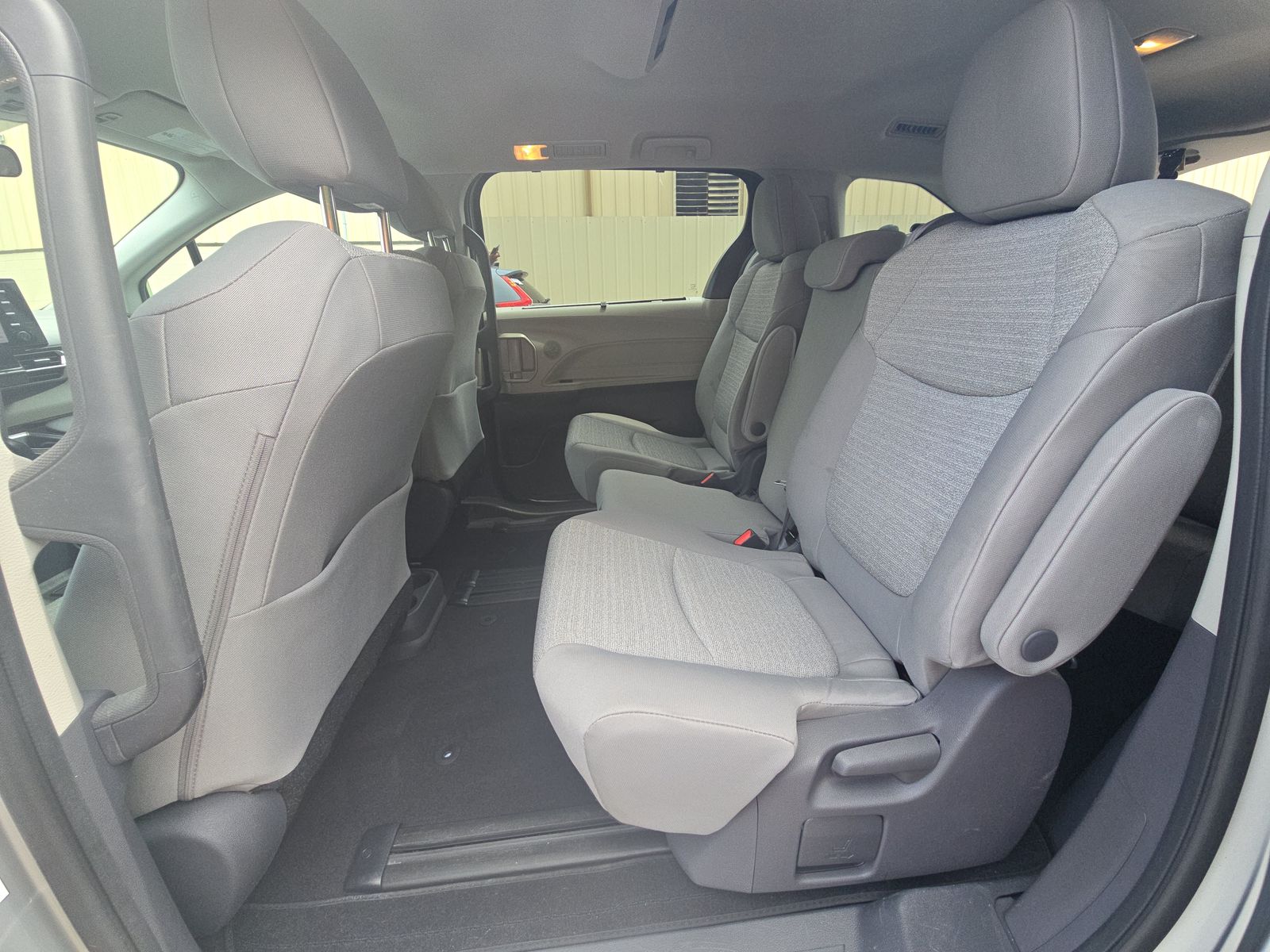 2021 Toyota Sienna LE FWD