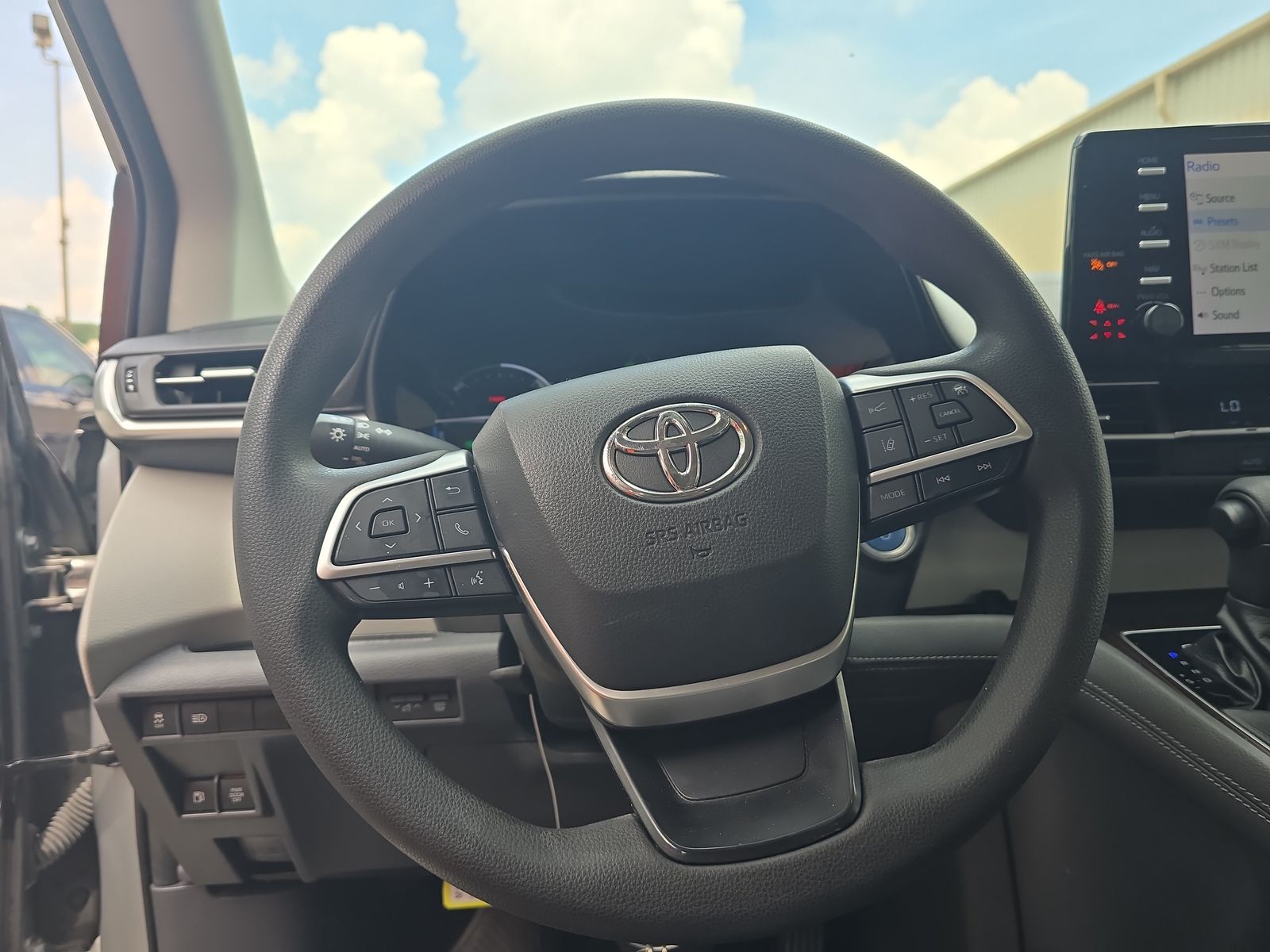 2021 Toyota Sienna LE FWD