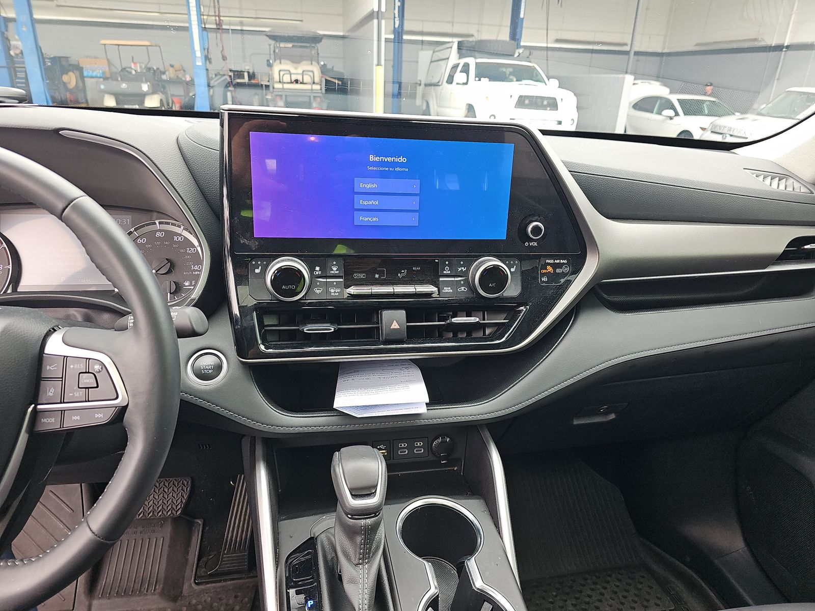 2024 Toyota Highlander XLE FWD