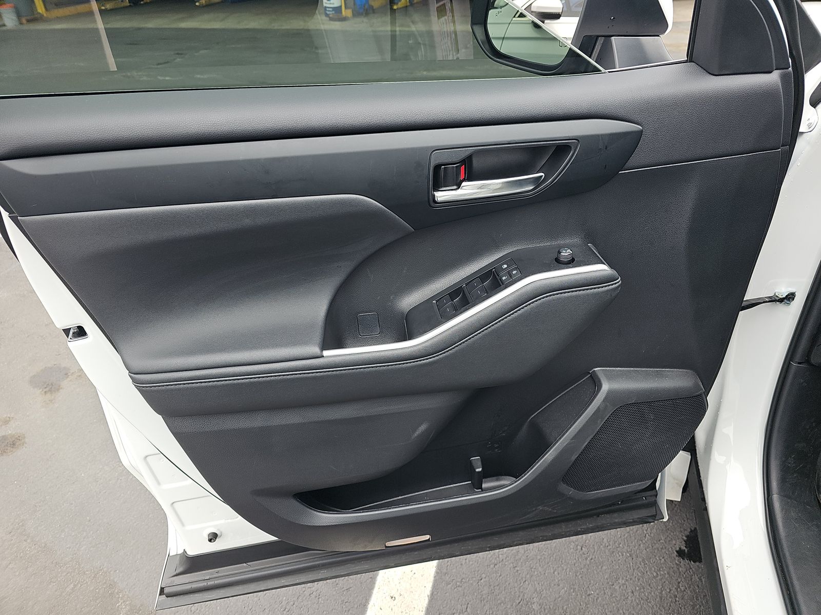 2024 Toyota Highlander XLE FWD