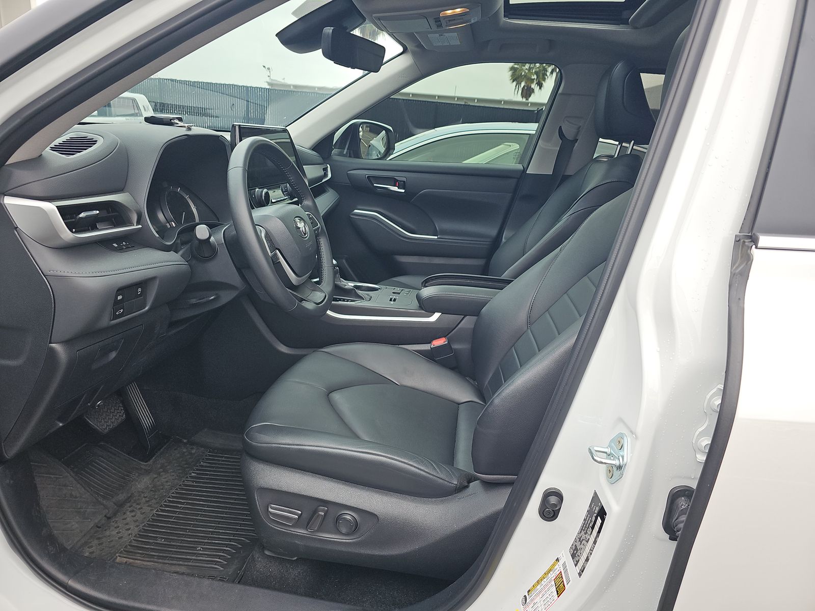2024 Toyota Highlander XLE FWD
