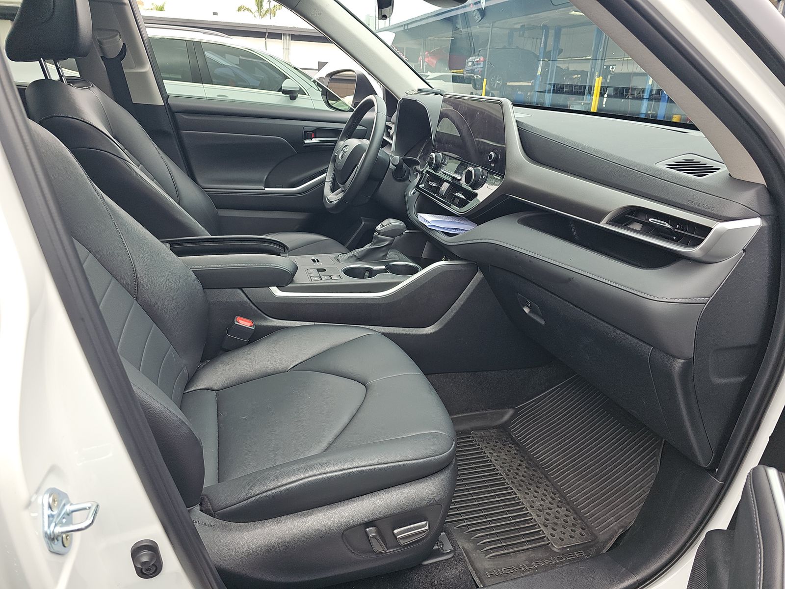 2024 Toyota Highlander XLE FWD