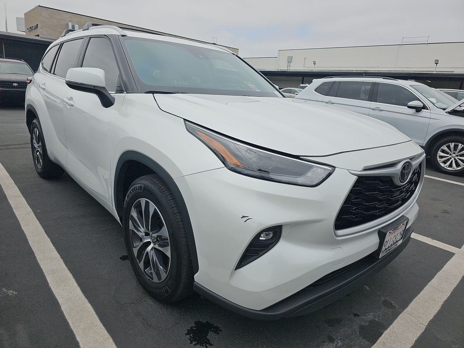 2024 Toyota Highlander XLE FWD