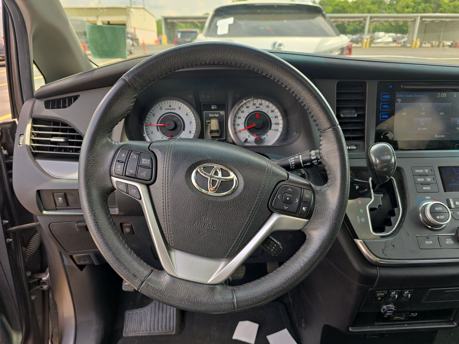 2017 Toyota Sienna SE Premium FWD