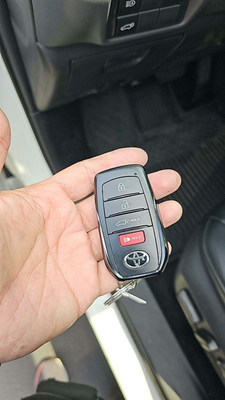 2024 Toyota Highlander XLE FWD