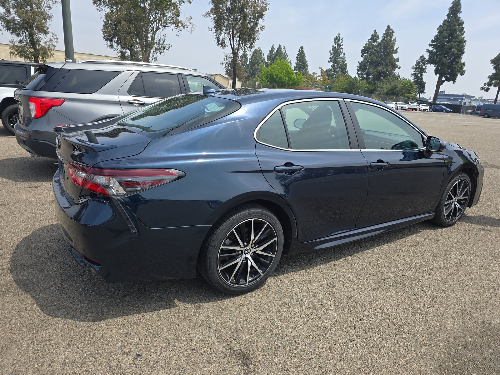 2021 Toyota Camry SE FWD