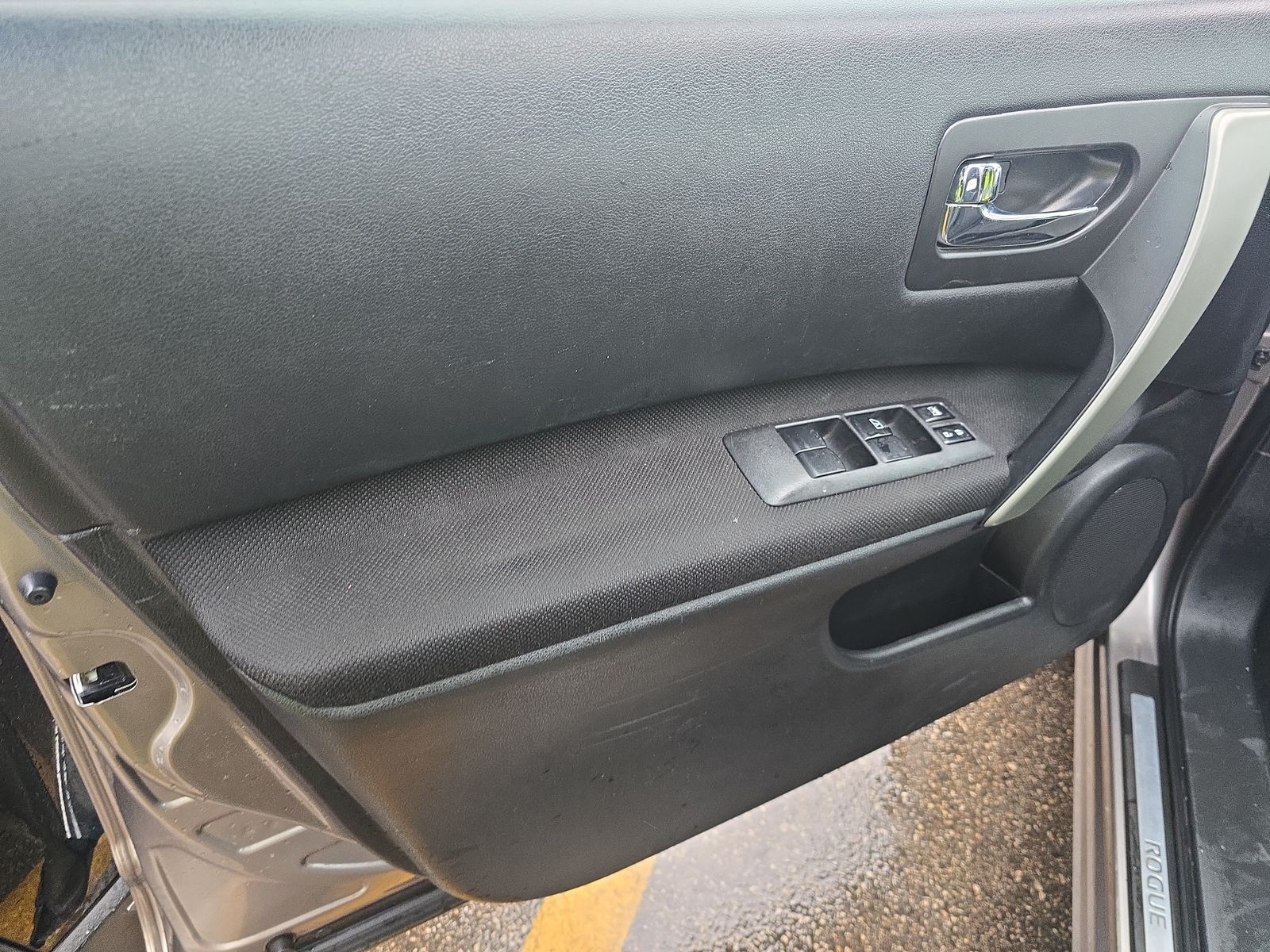 2012 Nissan Rogue SV FWD