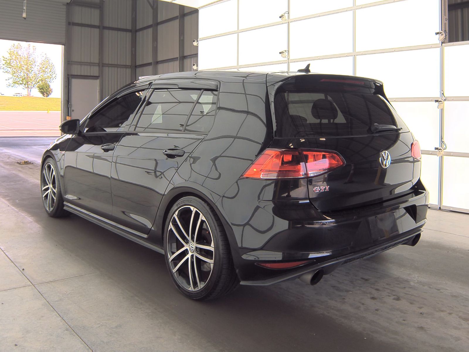 2017 Volkswagen Golf GTI 2.0T Sport FWD