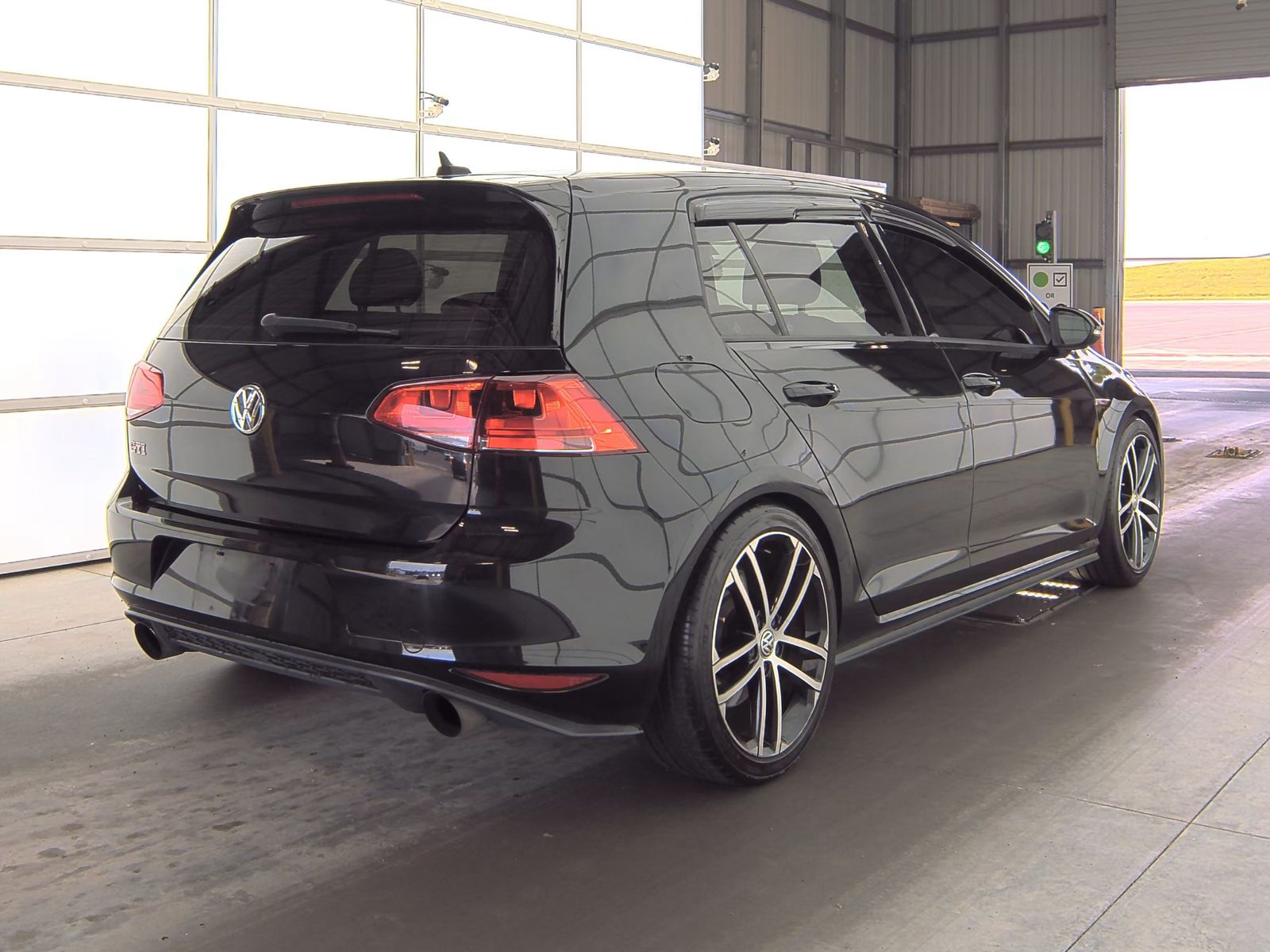 2017 Volkswagen Golf GTI 2.0T Sport FWD