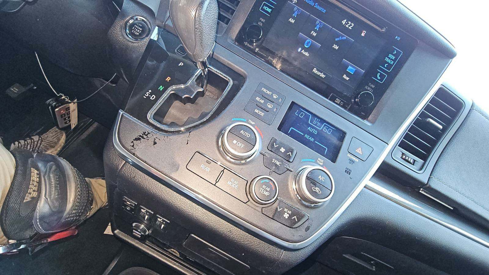 2017 Toyota Sienna SE Premium FWD