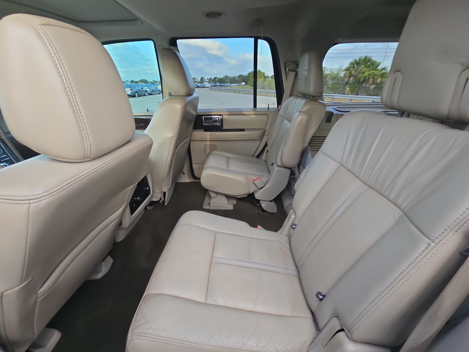 2016 Lincoln Navigator Select RWD