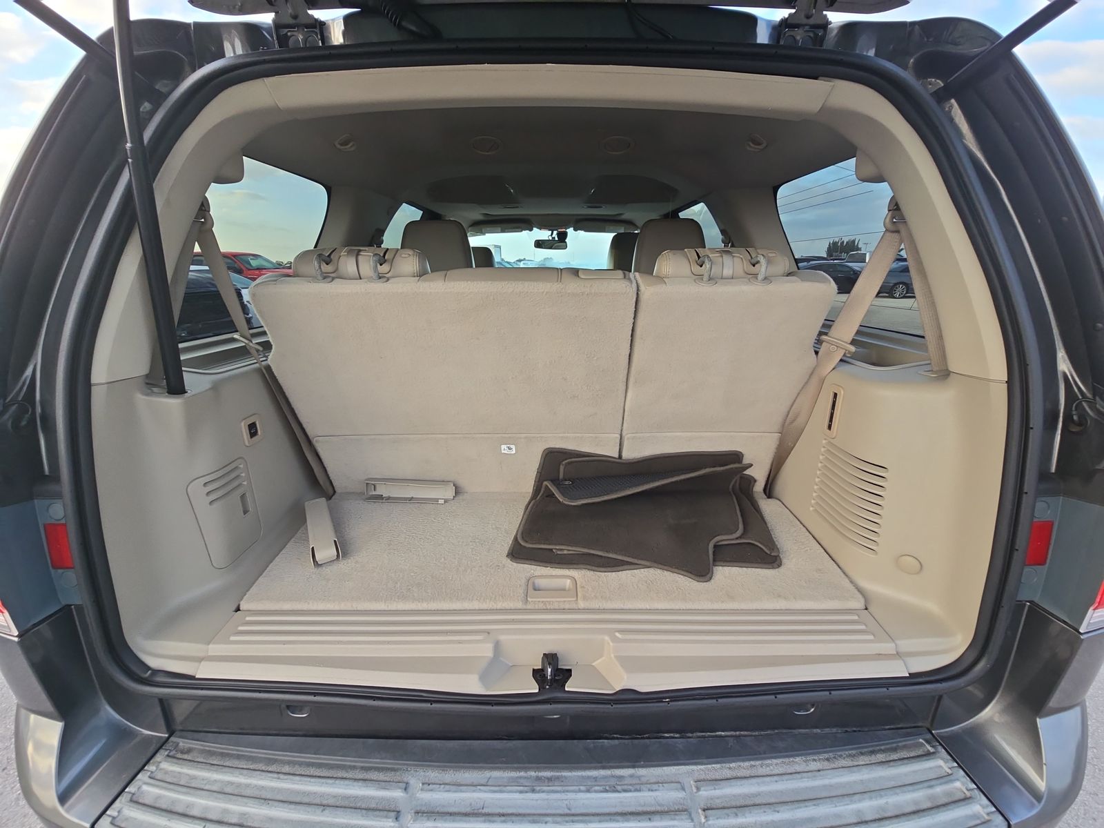 2016 Lincoln Navigator Select RWD
