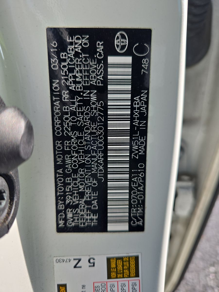 2016 Toyota Prius Three Touring FWD