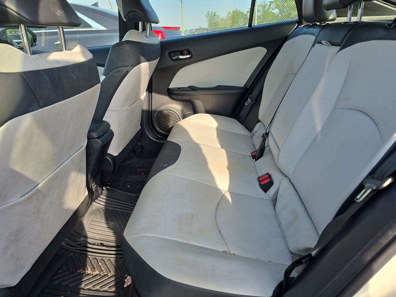 2016 Toyota Prius Three Touring FWD