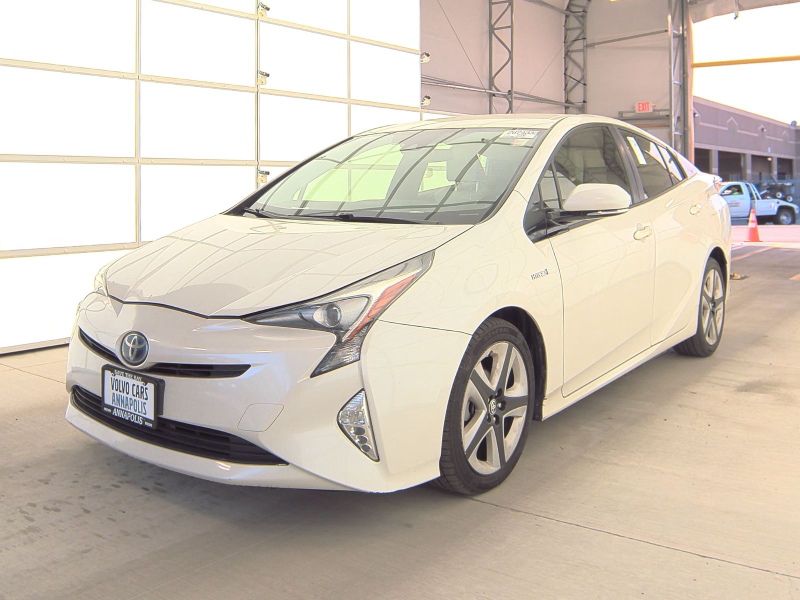 2016 Toyota Prius Three Touring FWD