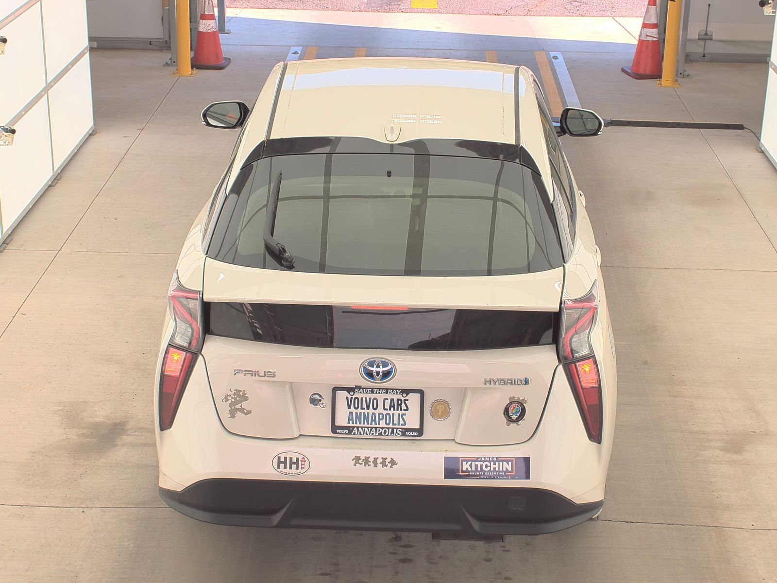 2016 Toyota Prius Three Touring FWD