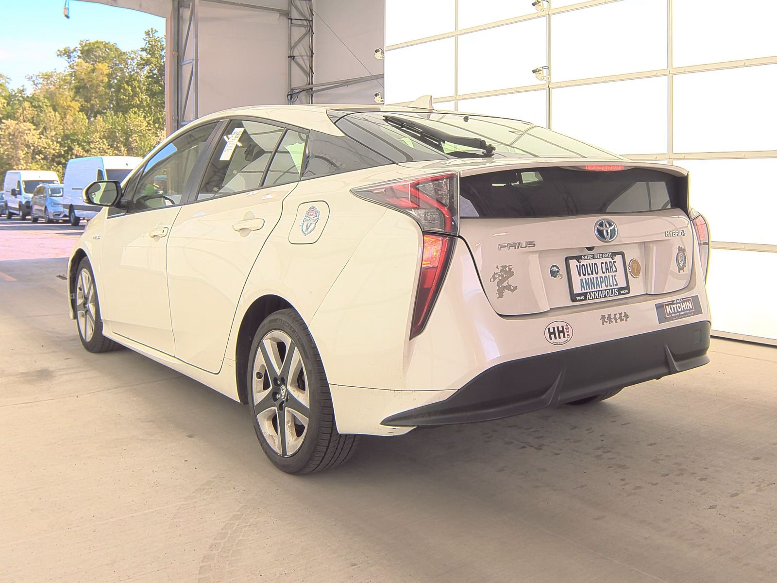 2016 Toyota Prius Three Touring FWD