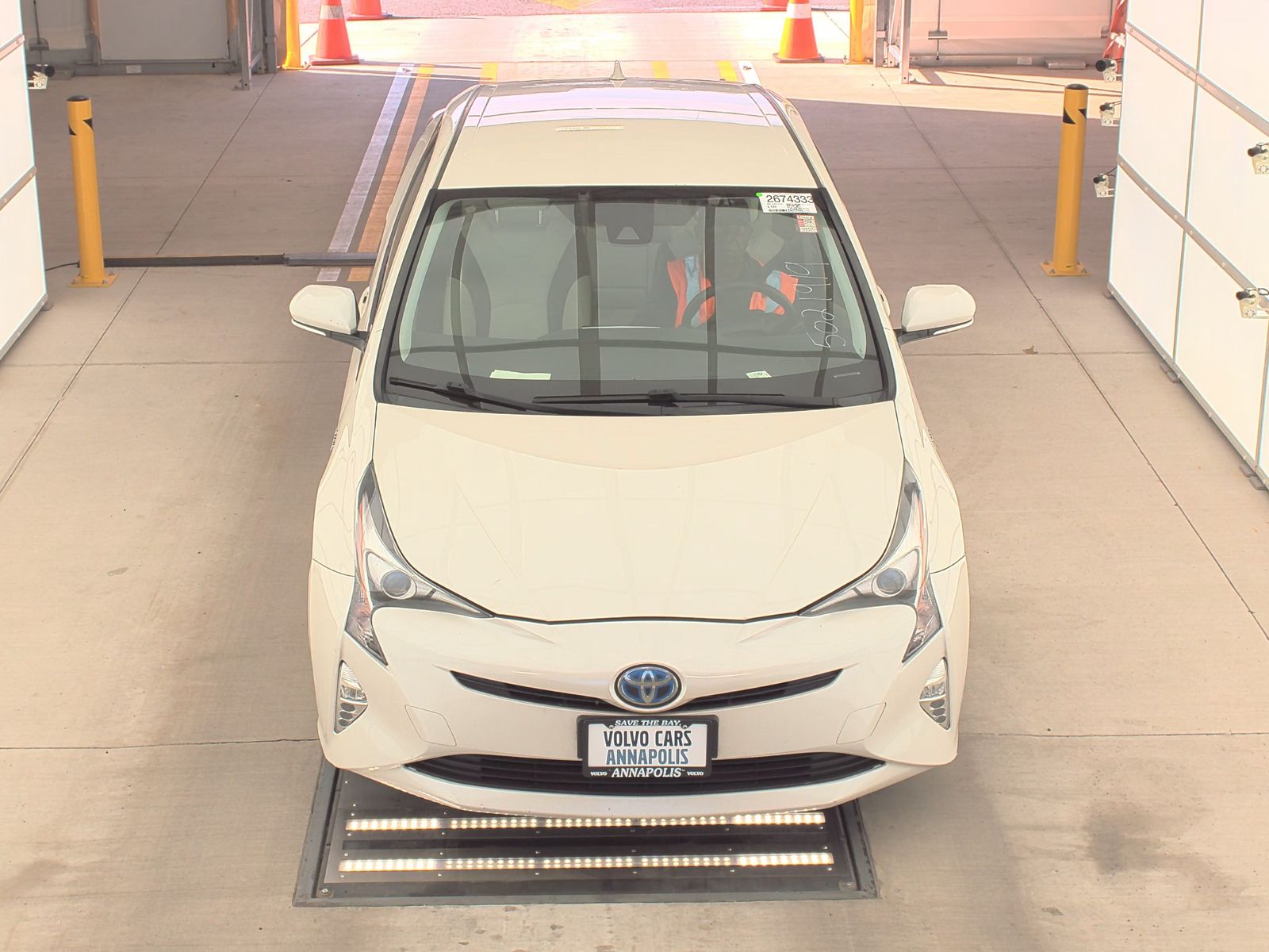 2016 Toyota Prius Three Touring FWD