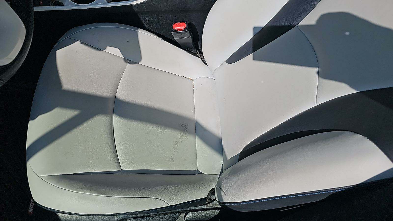 2016 Toyota Prius Three Touring FWD