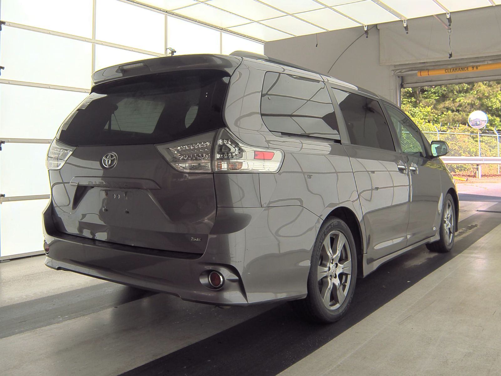 2017 Toyota Sienna SE Premium FWD