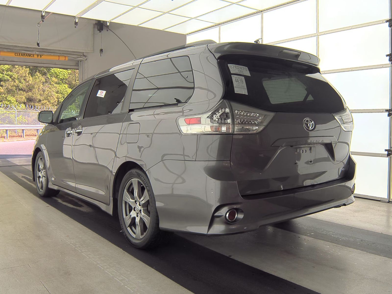 2017 Toyota Sienna SE Premium FWD