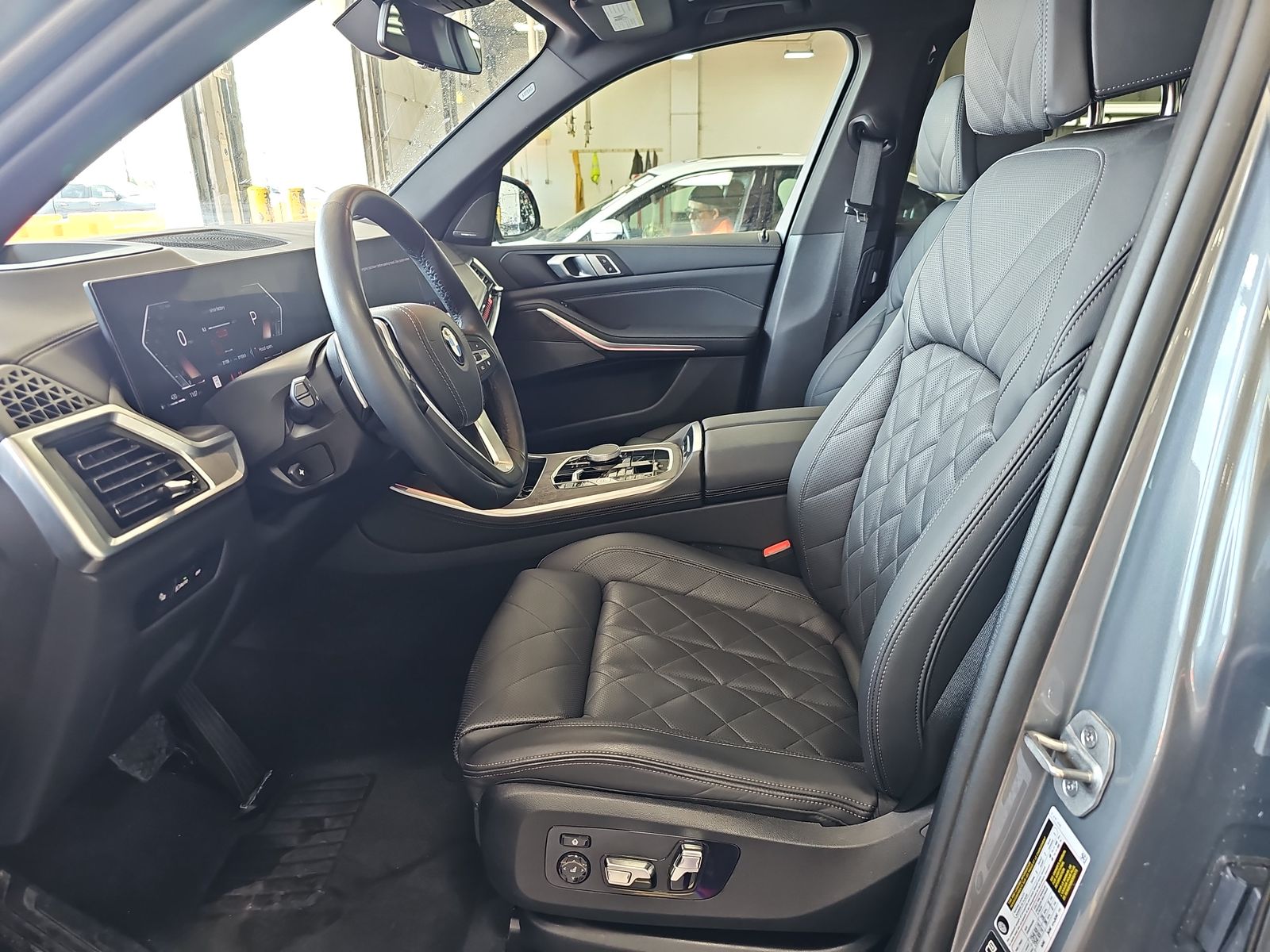 2025 BMW X5 xDrive40i AWD