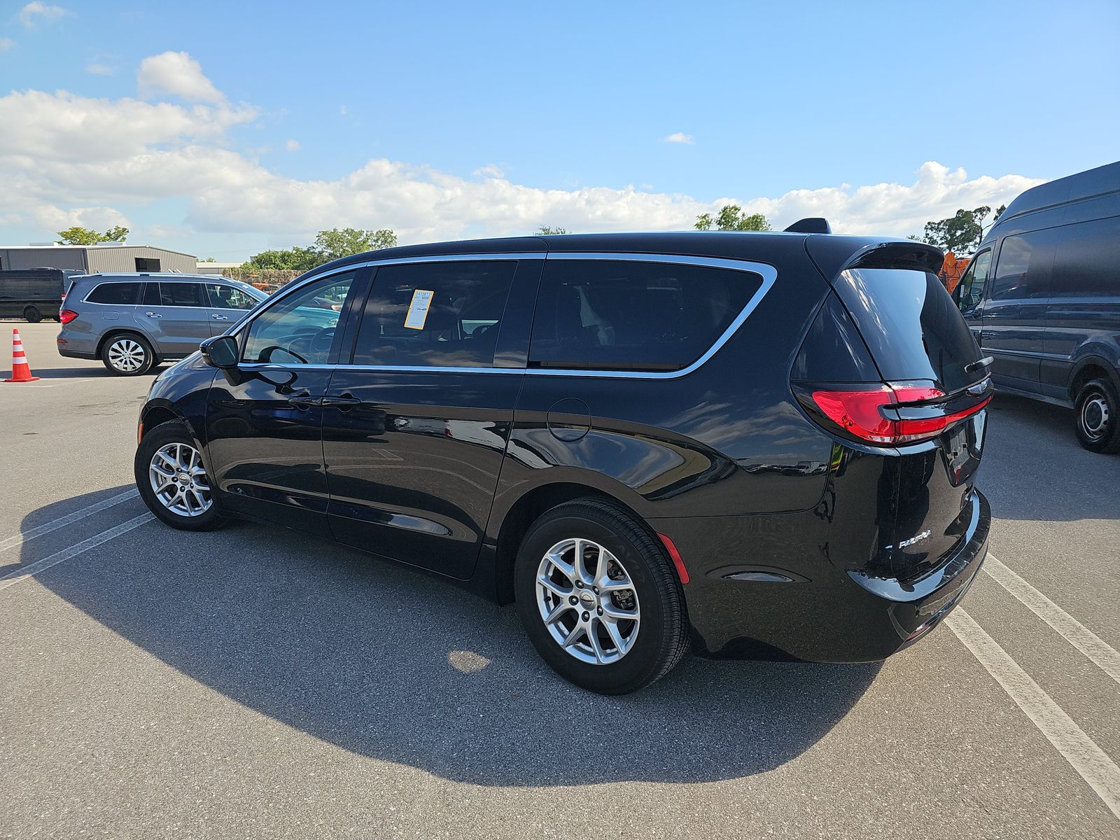 2023 Chrysler Pacifica Touring L FWD