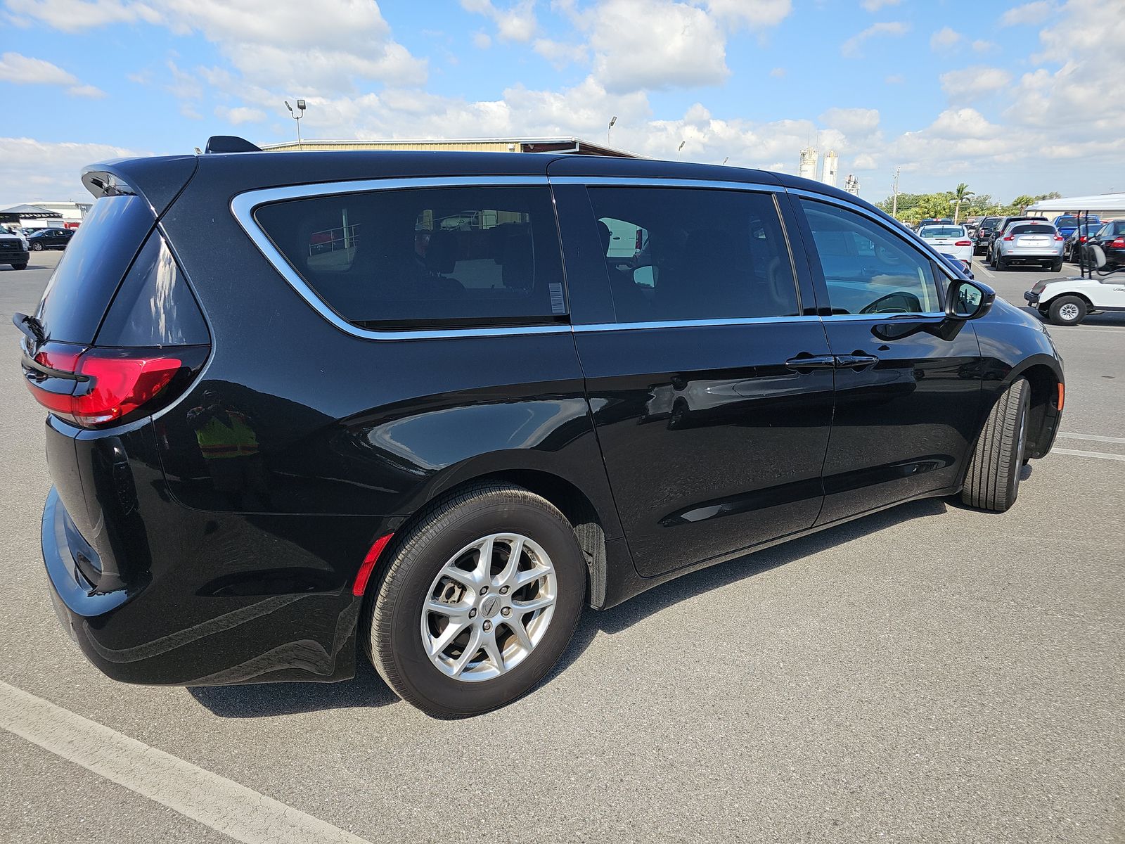 2023 Chrysler Pacifica Touring L FWD