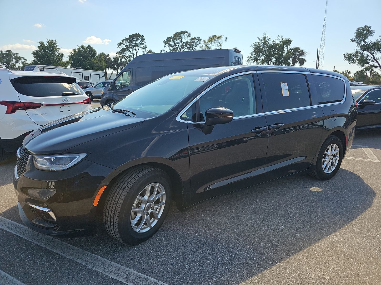 2023 Chrysler Pacifica Touring L FWD