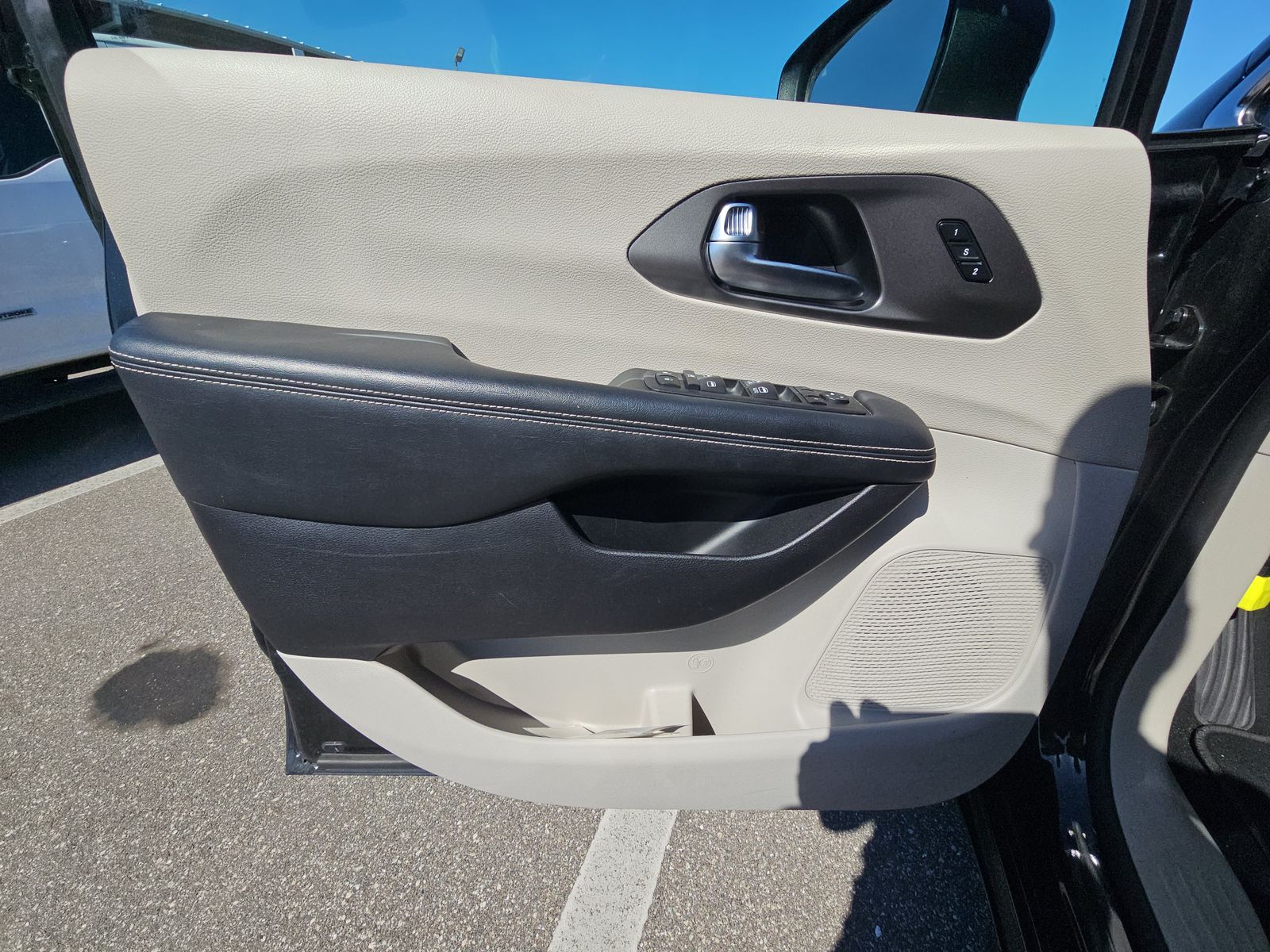 2023 Chrysler Pacifica Touring L FWD