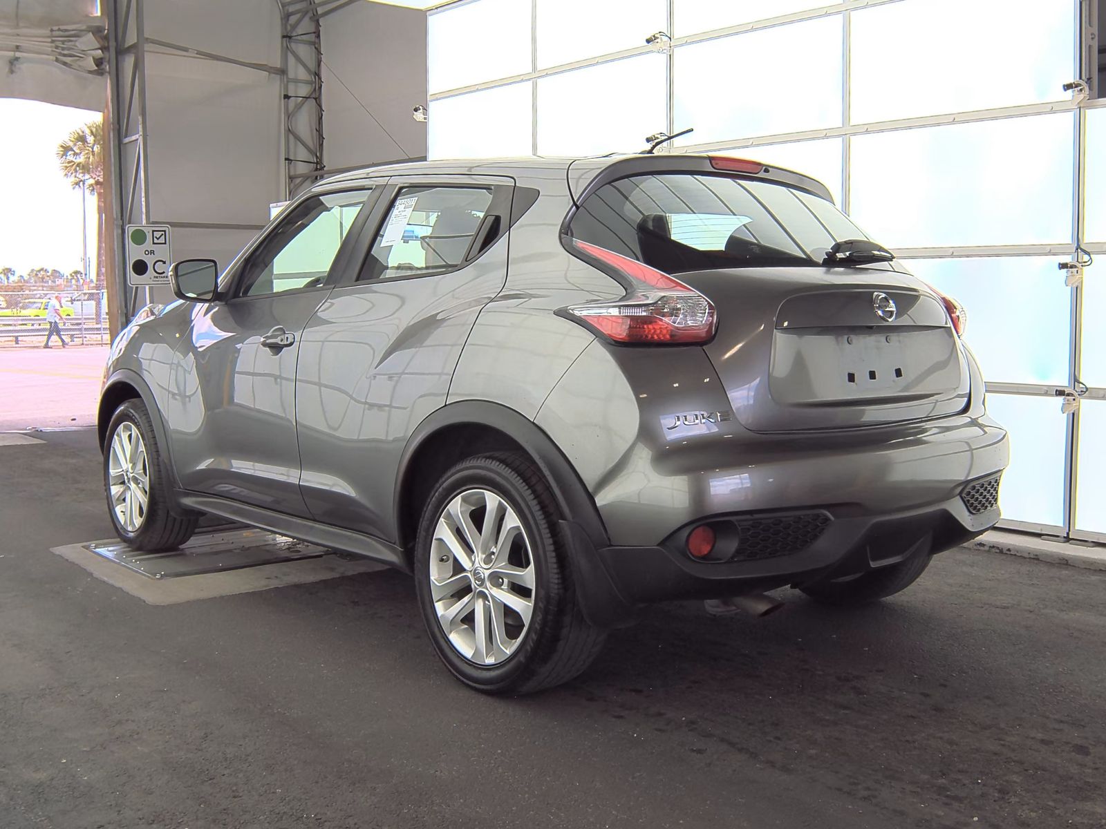 2017 Nissan JUKE S FWD