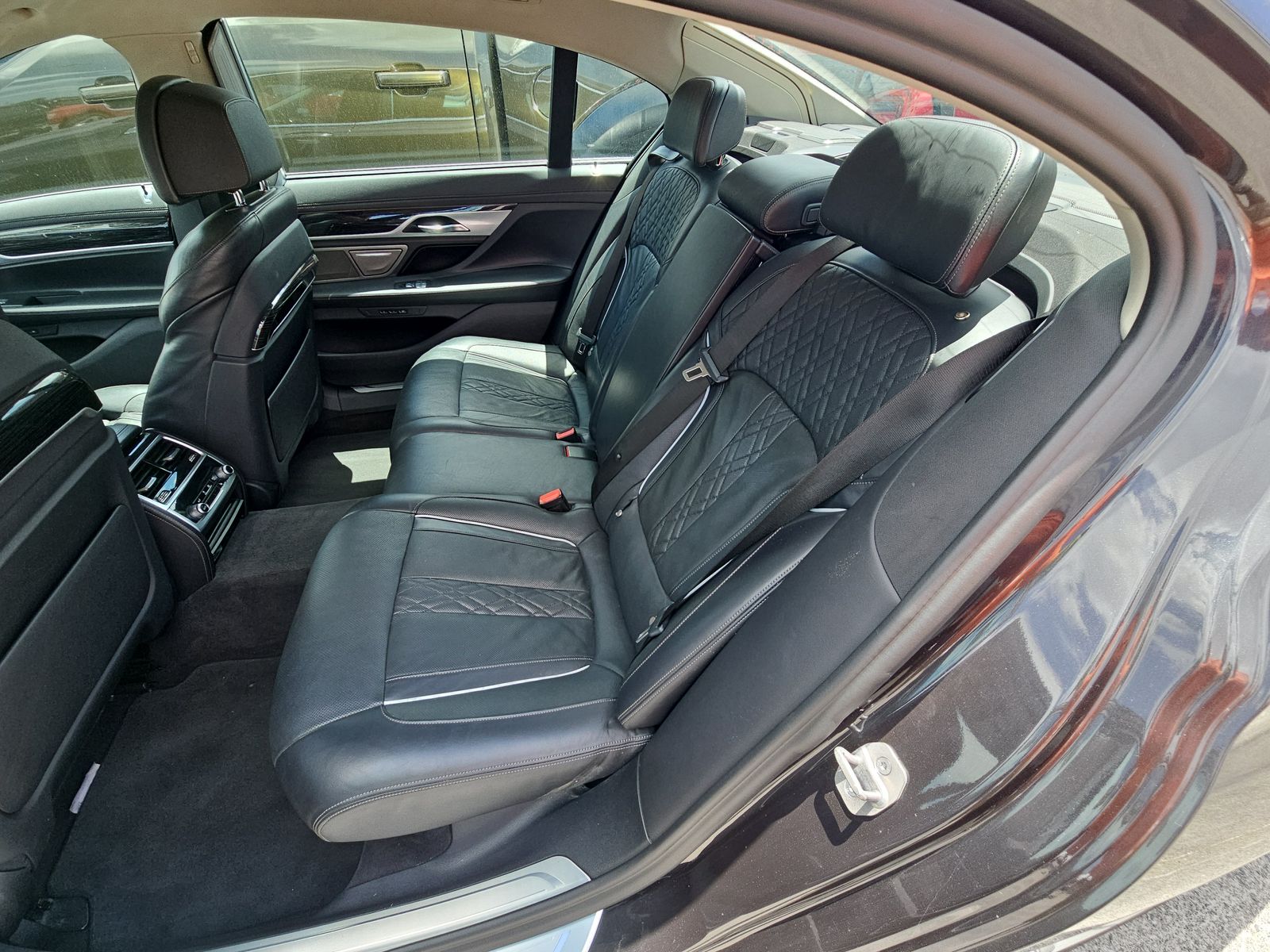 2022 BMW 7 Series 740i RWD