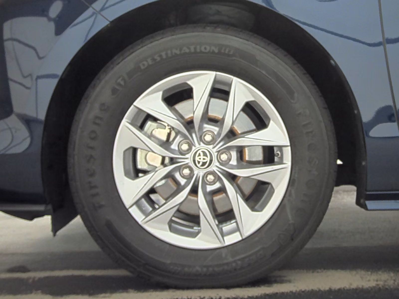 2022 Toyota Sienna XLE FWD