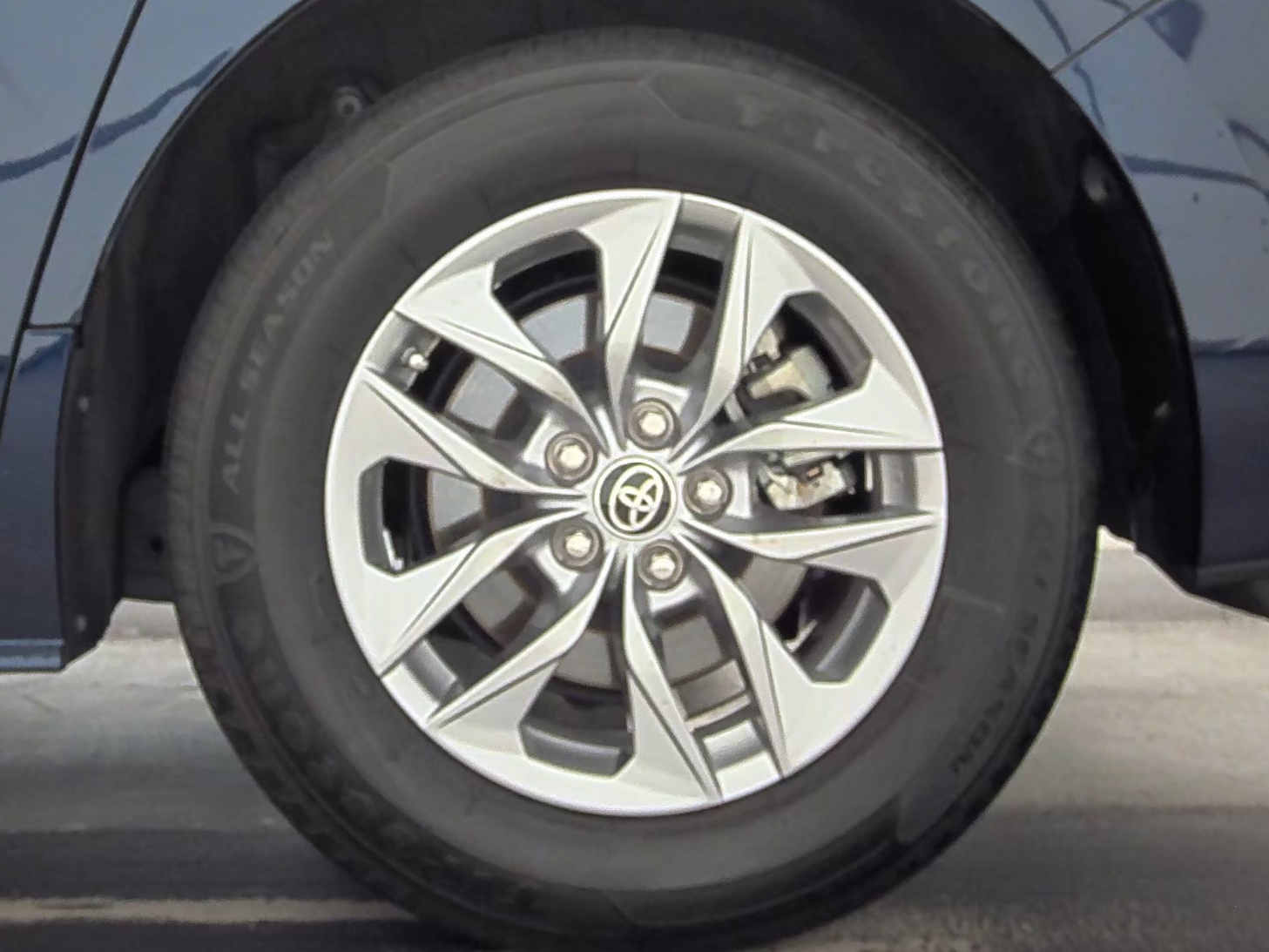 2022 Toyota Sienna XLE FWD