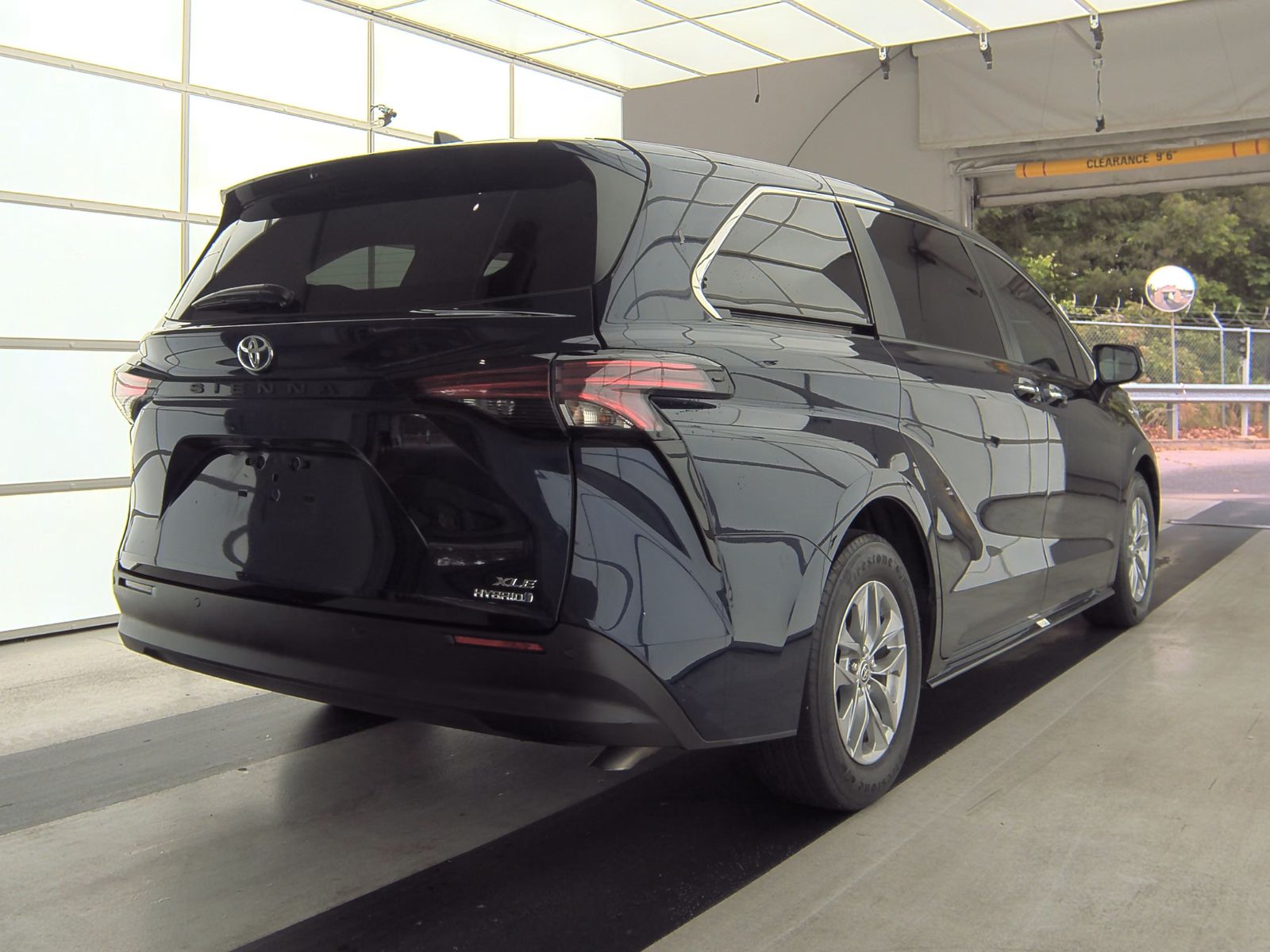 2022 Toyota Sienna XLE FWD