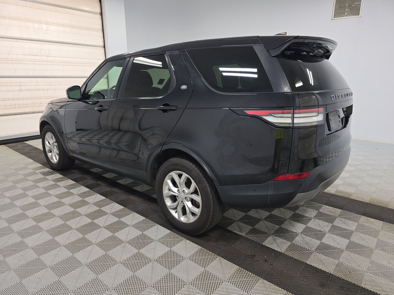 2020 Land Rover Discovery SE AWD