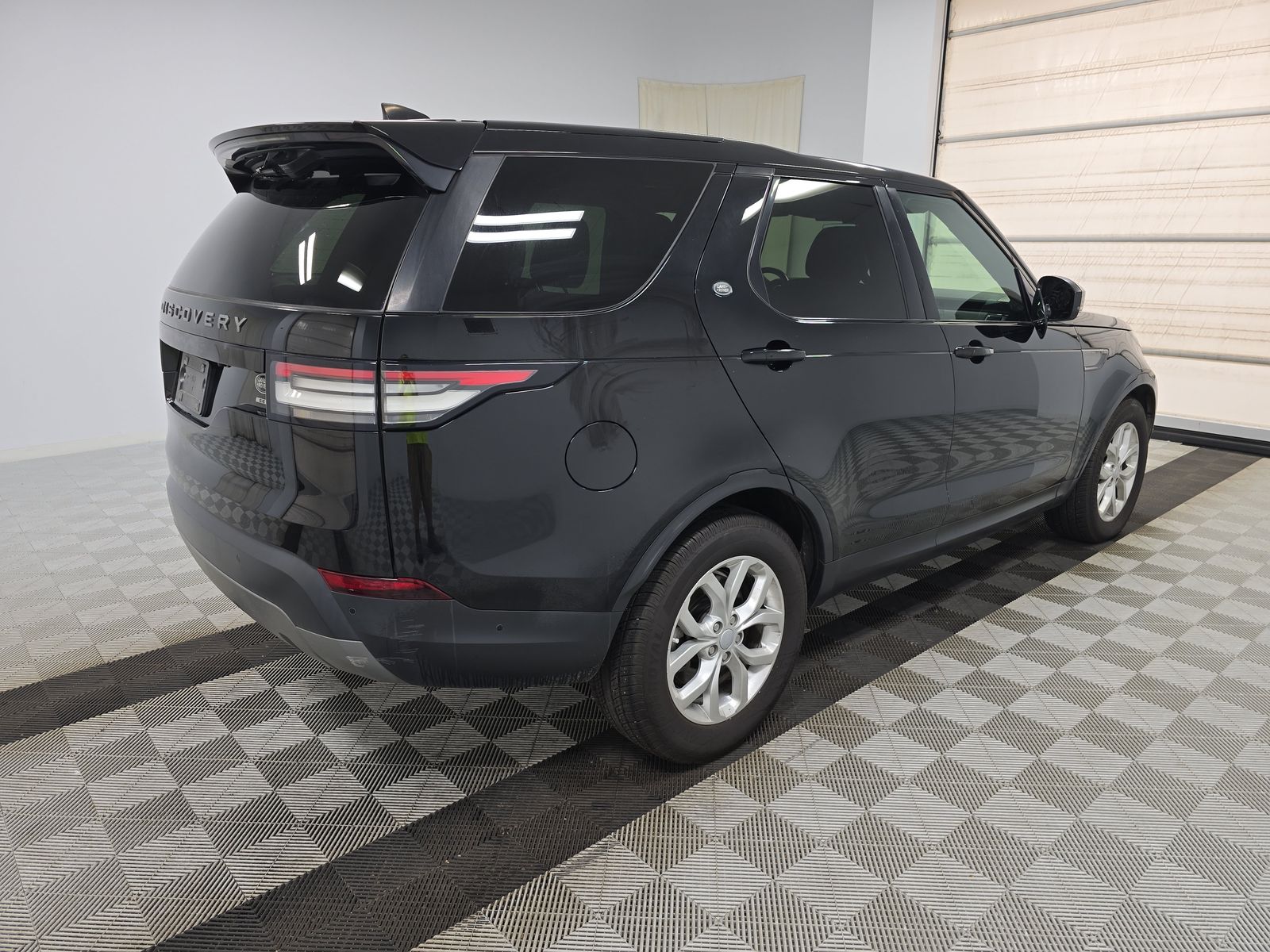 2020 Land Rover Discovery SE AWD