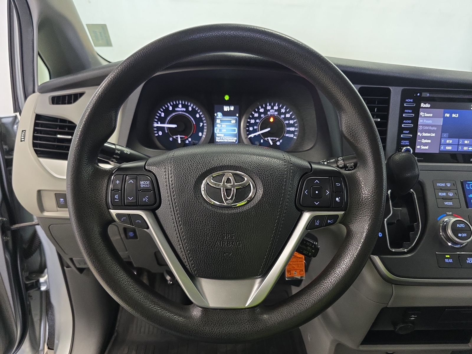 2020 Toyota Sienna LE FWD