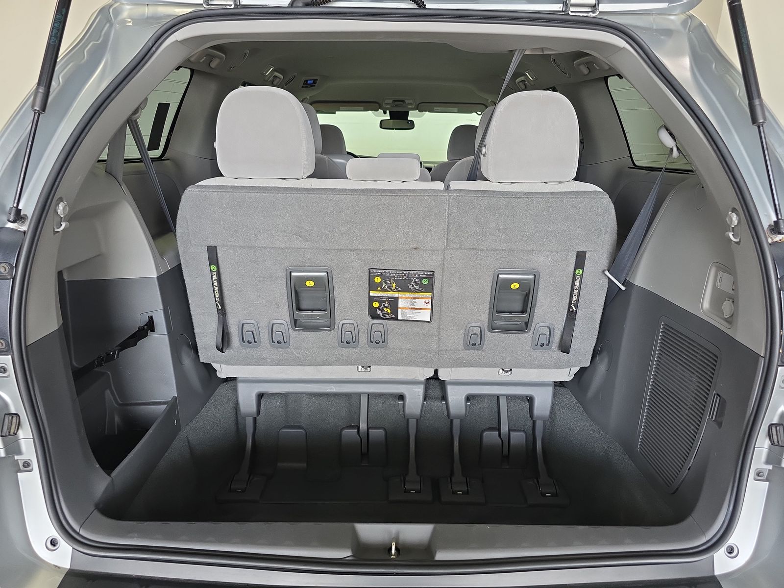 2020 Toyota Sienna LE FWD