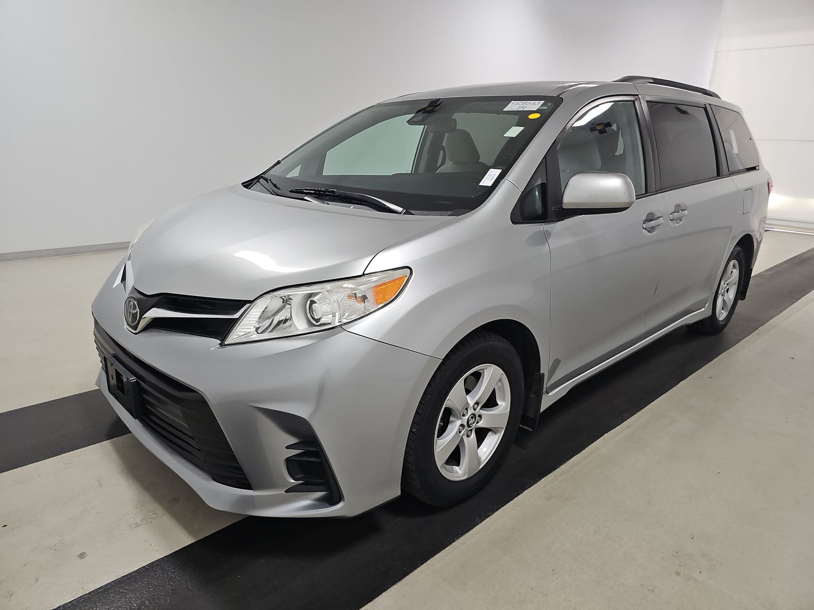 2020 Toyota Sienna LE FWD