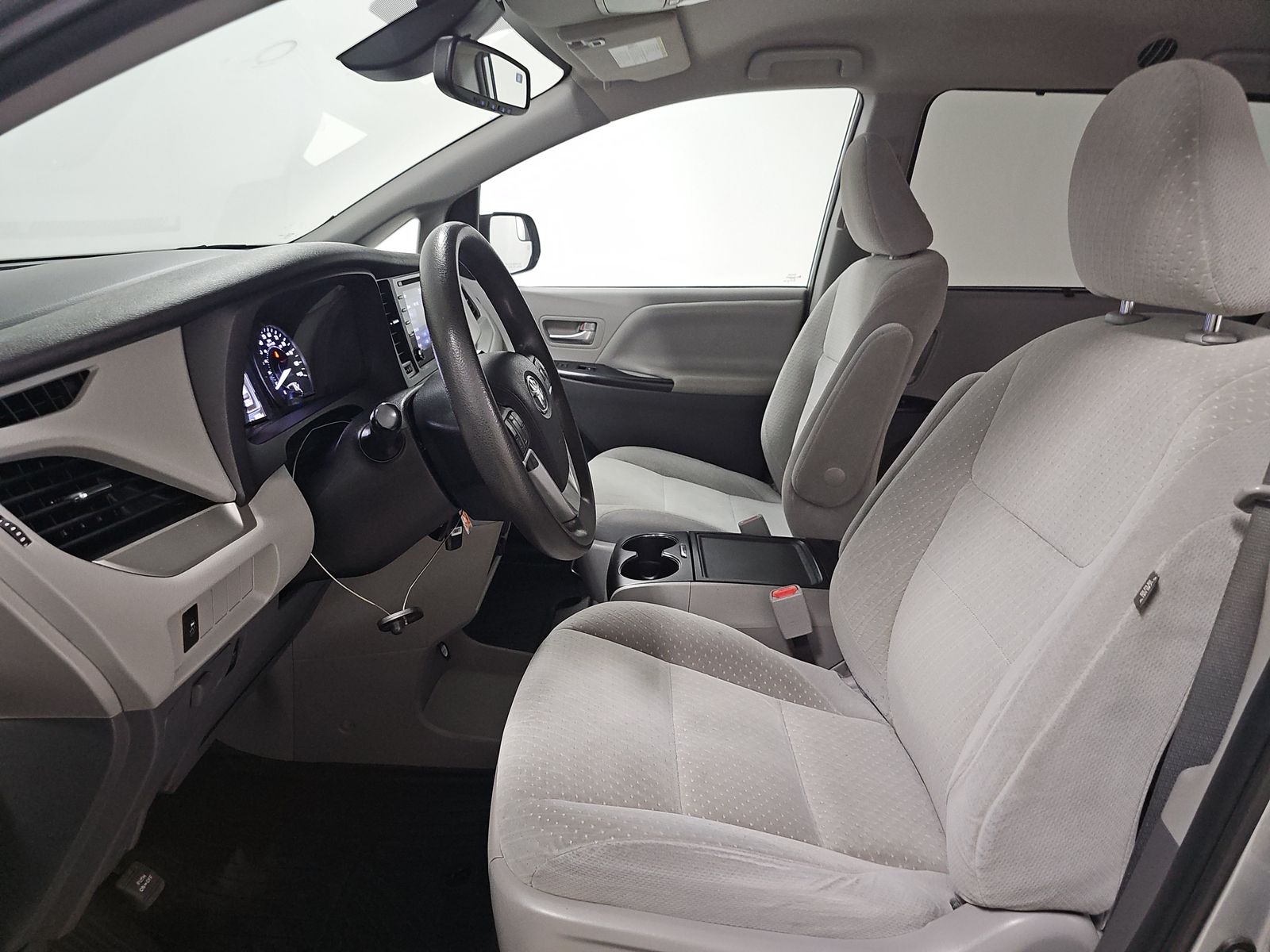 2020 Toyota Sienna LE FWD