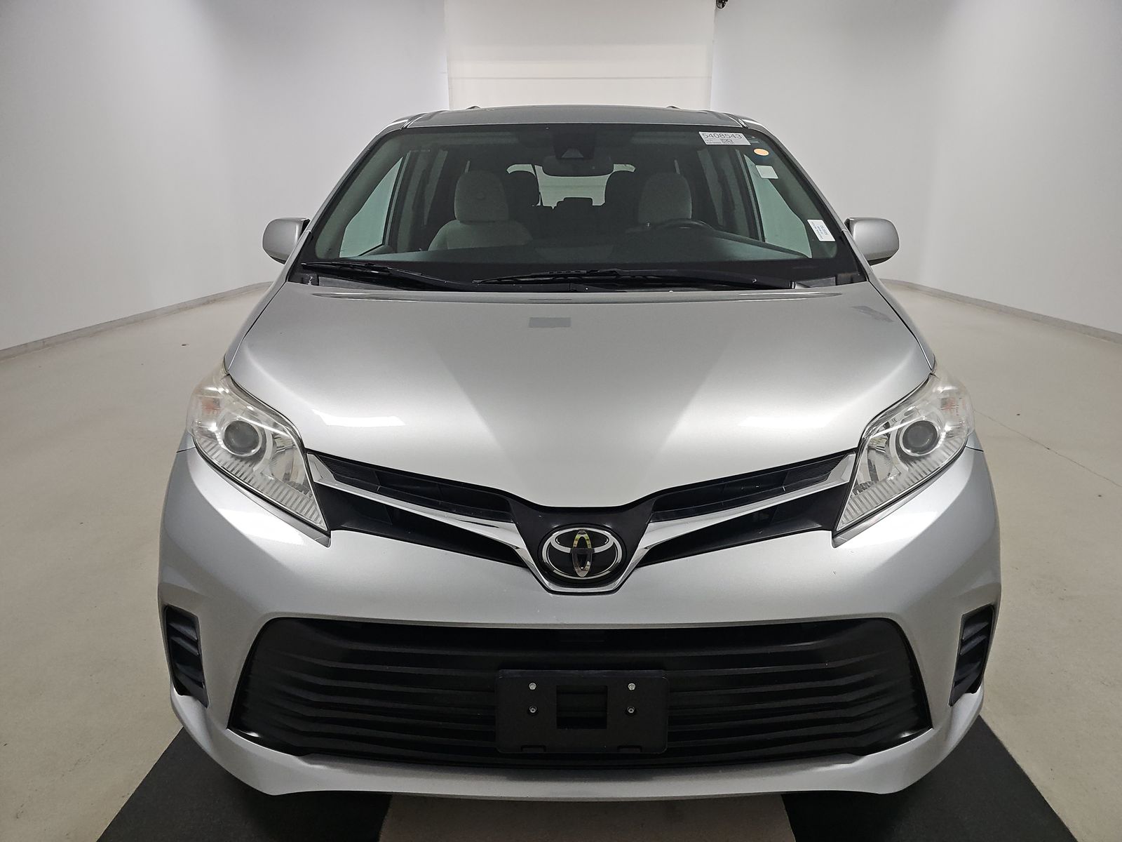 2020 Toyota Sienna LE FWD